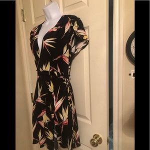 1 State wrap dress.  Medium.